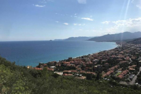 Casa indipendente su due livelli in Liguria-vista mare 6-7 Posti